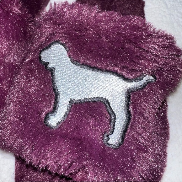 PINK Victorias Secret fuzzy slippers size small (5/6) - Picture 7 of 9